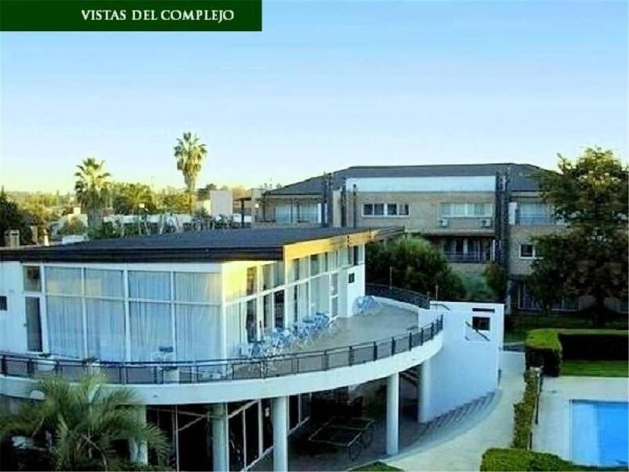 Departamento En Barrio Privado Complejo Mercedes